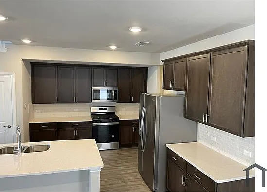 2612 Gateway Ave — Photo 9