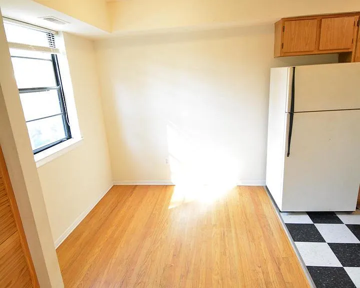 3413 Cresson St #6 — Photo 4