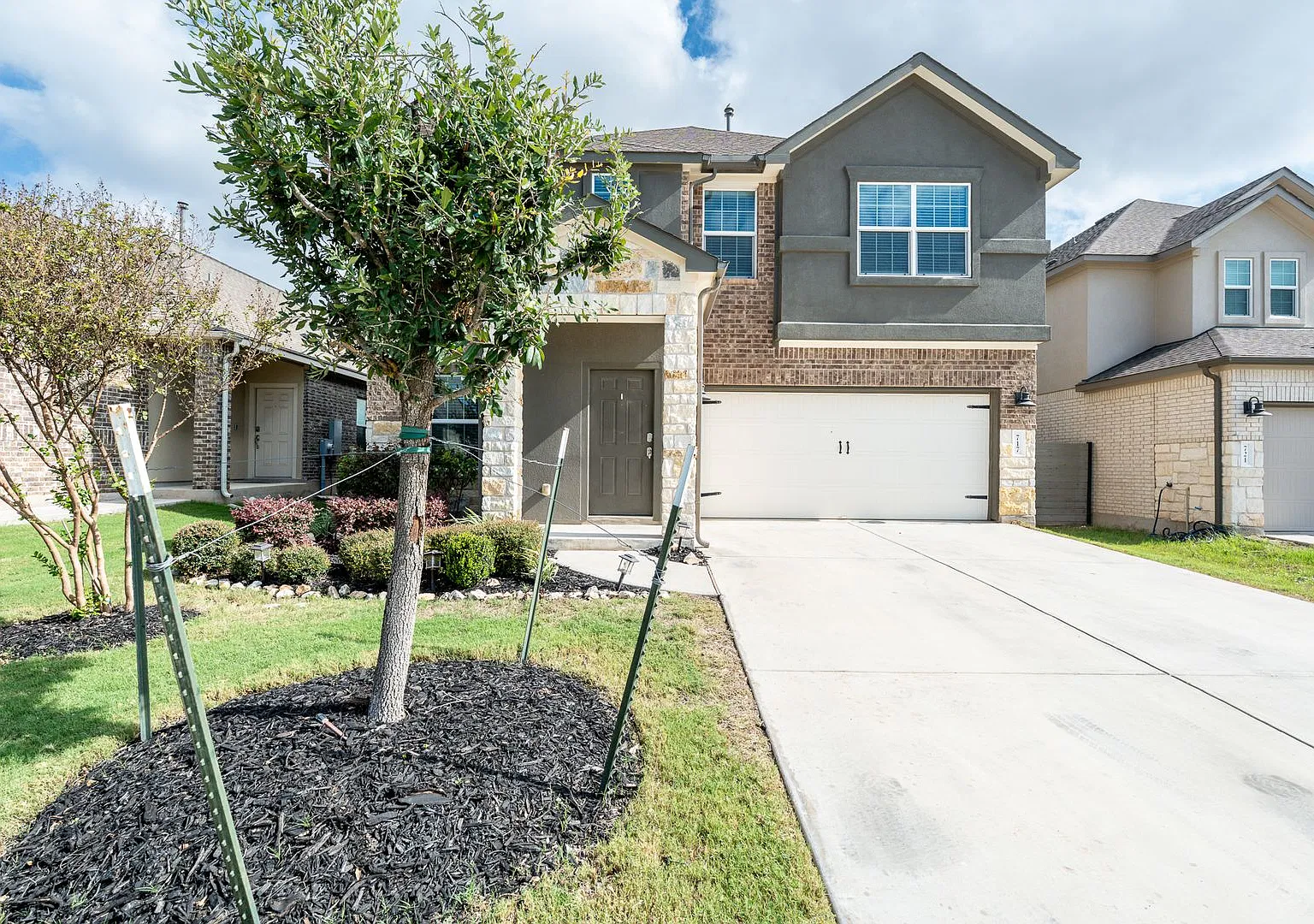 717 Legends Lane, Georgetown Tx 78628 *Lawn Maintenance Included* — Photo 1