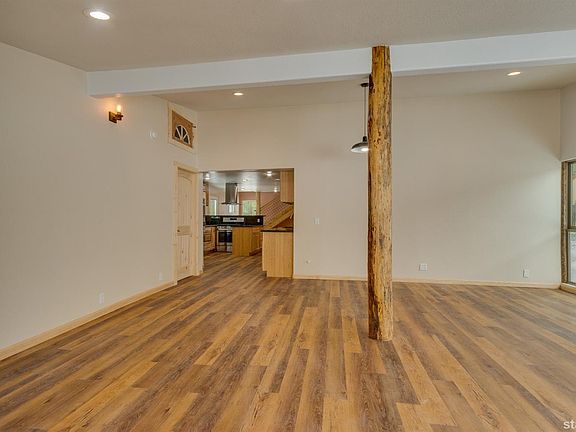 5th image of 2622 Fountain Ave