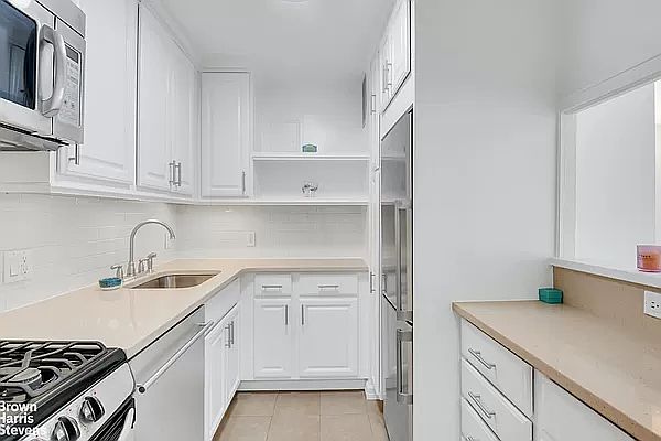 1st image of 520 E 72nd St APT 11G