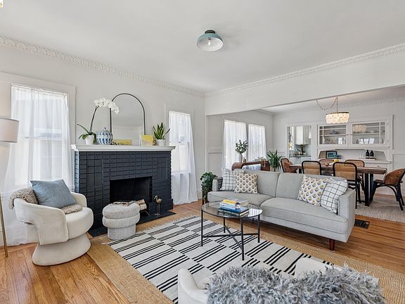 5th image of 1419 Berkeley Way