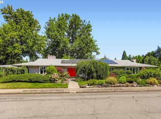 11245 SW Lynnridge Ave, Portland, OR 97225