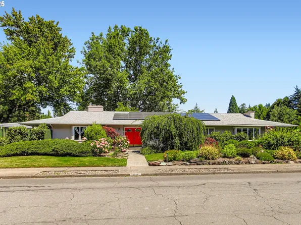 11245 SW Lynnridge Ave, Portland, OR 97225