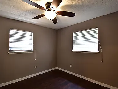 123 SE Surrey Ln — Photo 21