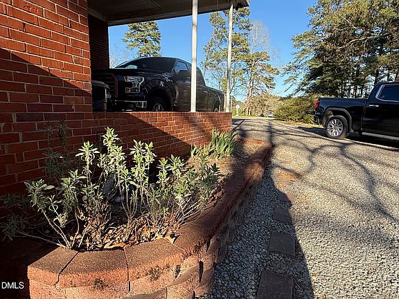 2nd image of 3032 Federal Rd