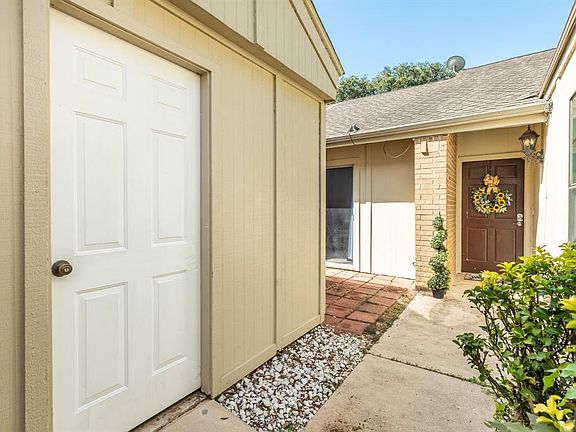 3rd image of 1804 Veranda Dr