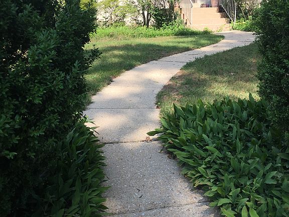 4th image of 3307 Brush Dr