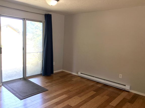 3rd image of 4222 Hornet Dr NE