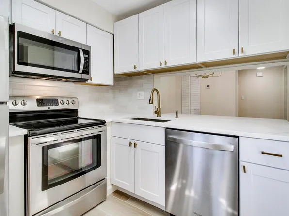 2753 S Oakland Forest Drive #204, Oakland Park, FL 33309