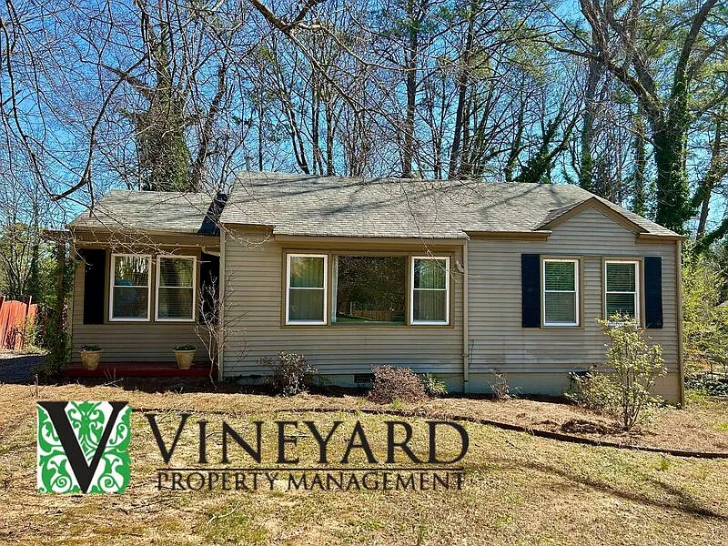 3 bed, 2.0 bath, 1108 sqft, $1,995 — Photo 3