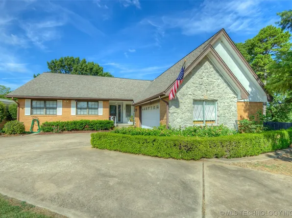 305 N Main St, Wagoner, OK 74467