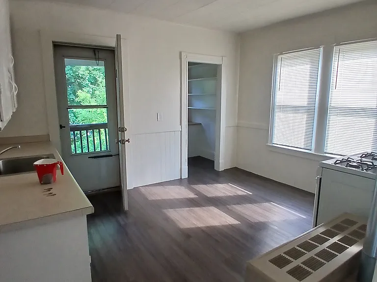 288-292 East St #4 — Photo 6