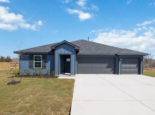 215 Great Northern Dr, Cedar Creek, TX 78612