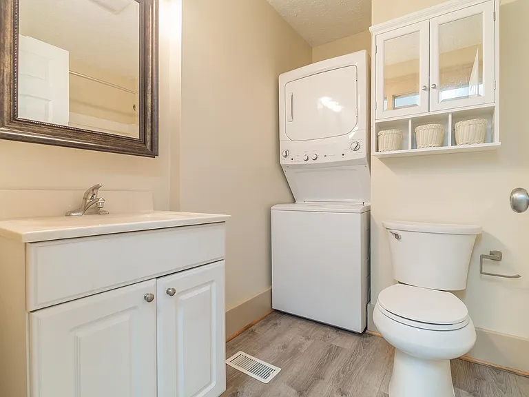 803 Phillips Ave #1 — Photo 7