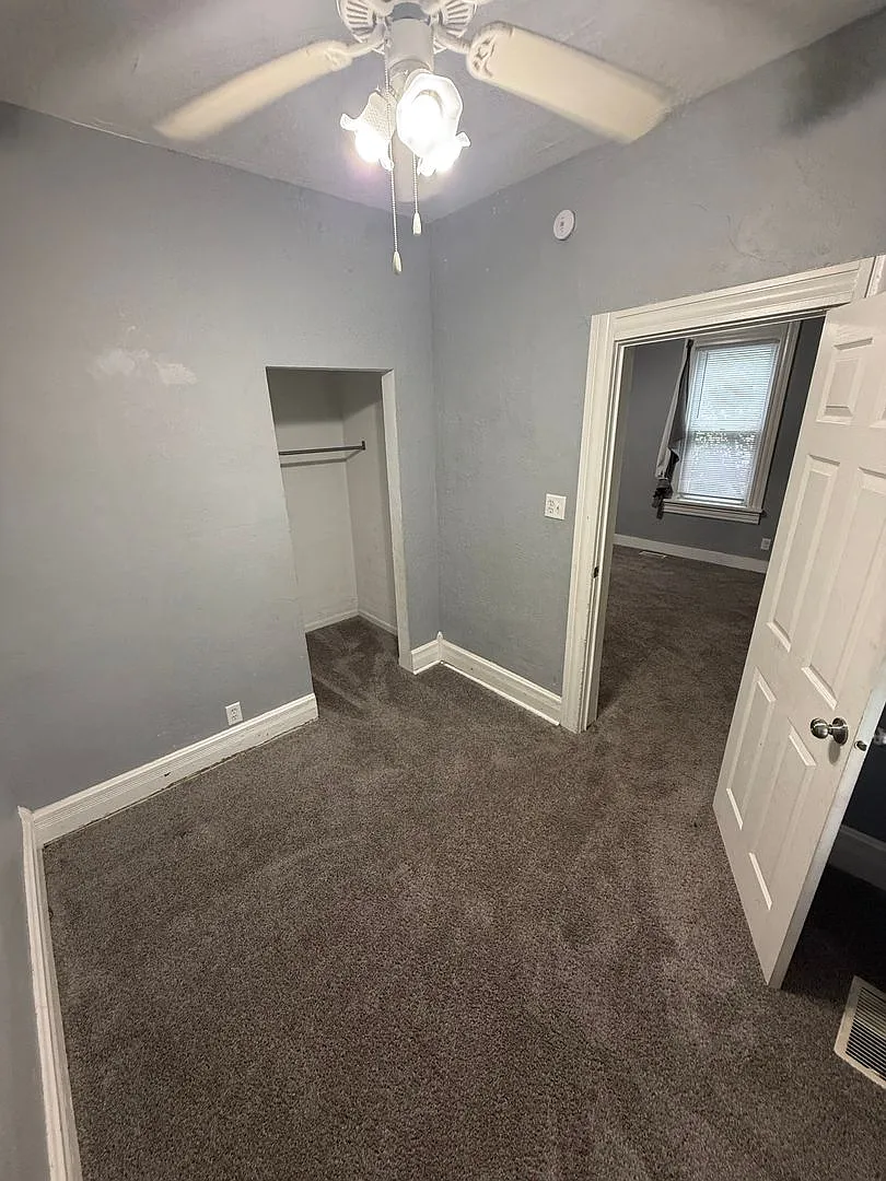 2 Bedroom/1 Bath close to school! — Photo 2