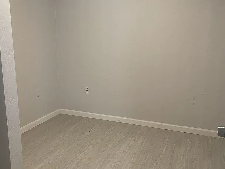 Second bedroom 
New flooring new closet doors