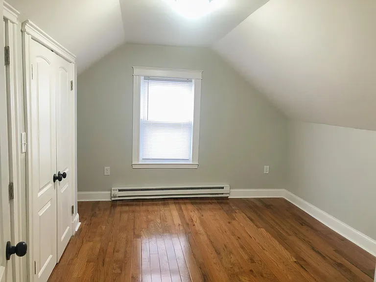 24 Stanley Ave — Photo 12