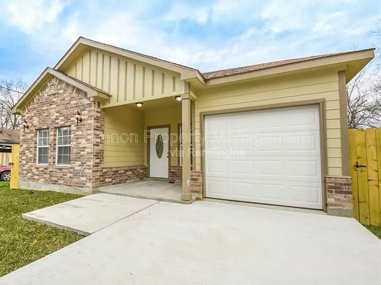 7941 Sparta St — Photo 1