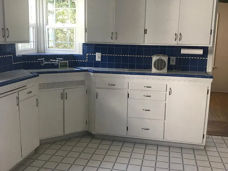 490 E Sacramento Ave — Photo 11