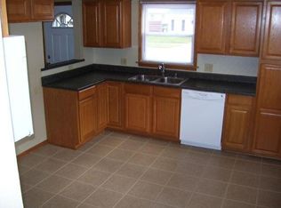 4559 S Vermont Ave, St Francis, WI 53235