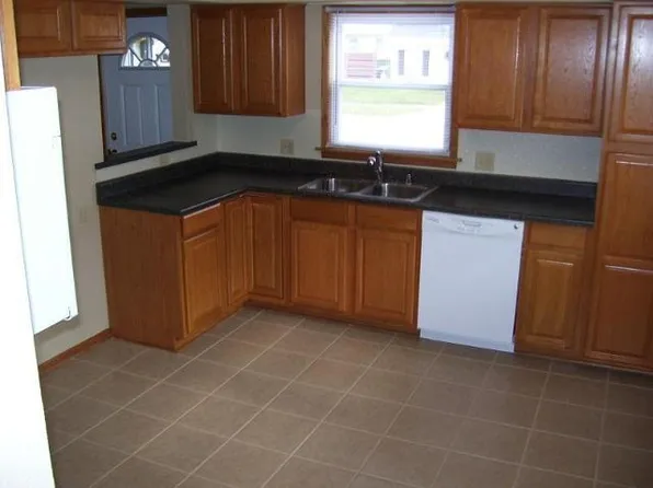 4559 S Vermont Ave, St Francis, WI 53235
