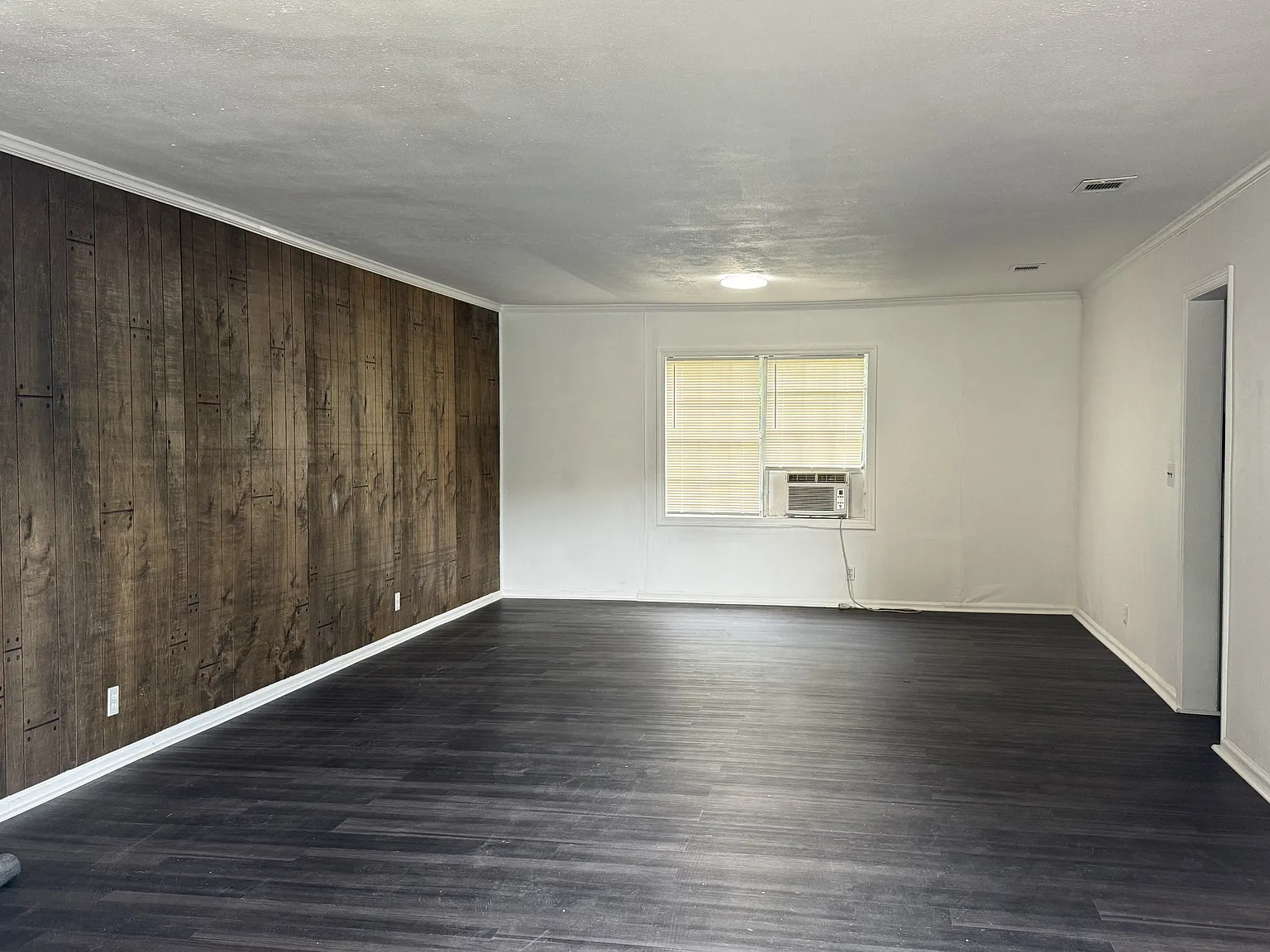 3b/1b available — Photo 3