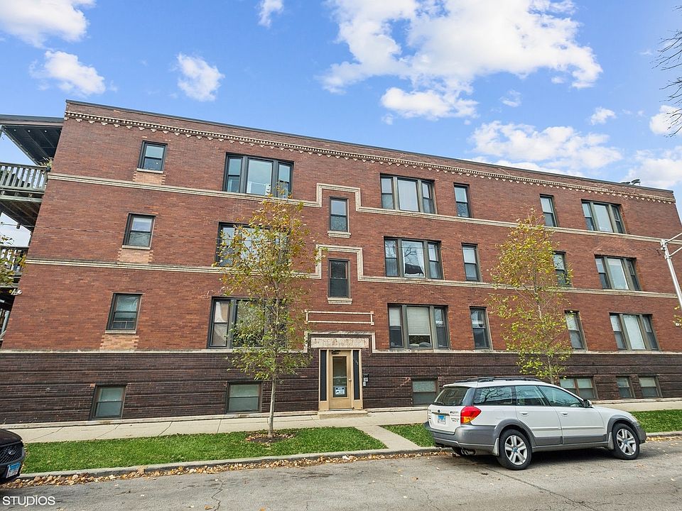 1st image of 2148 N Sawyer Ave #303
