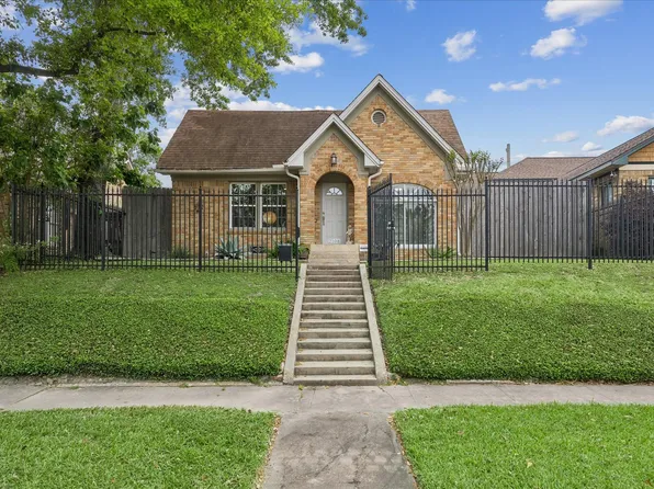 2108 White Oak Dr, Houston, TX 77009