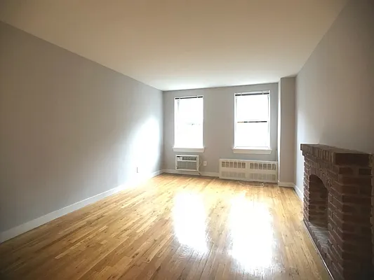 Rented by Bond New York | media 5