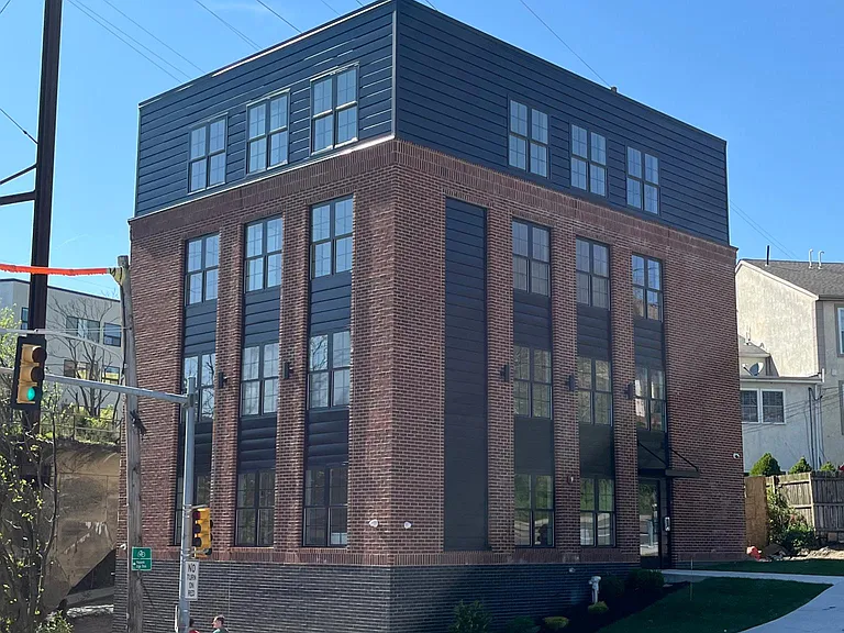 106 Leverington Ave #E — Photo 1