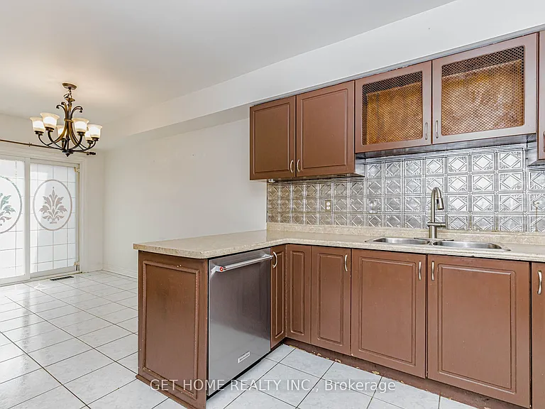 147 Foxchase Ave W — Photo 20