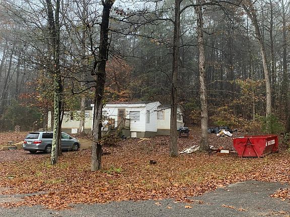3rd image of 114 Daisy Lee Ln