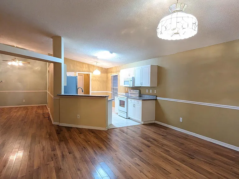 2097 Deercroft Dr — Photo 9