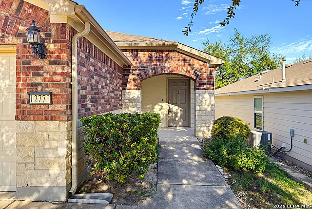 2 bed, 2.0 bath, 1106 sqft, $1,800 — Photo 2