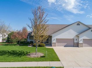 3312 E Fallcreek Ln, Appleton, WI 54913
