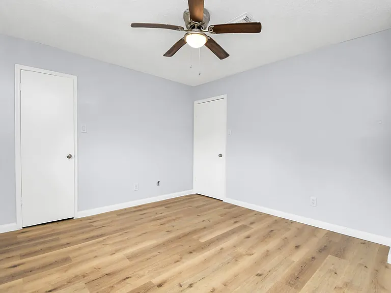 17903 Nanes Dr — Photo 44