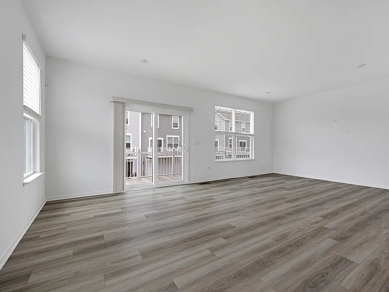 553 Wolverine Dr — Photo 5