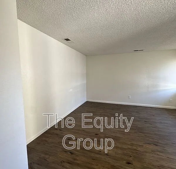 150 S Peppertree St — Photo 22