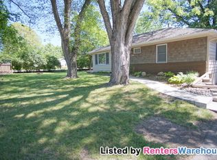 1721 Hopkins Xrds, Minnetonka, MN 55305