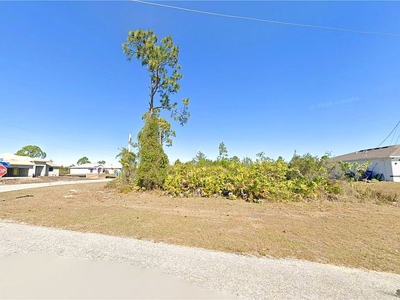 3rd image of 635 Chambers St E