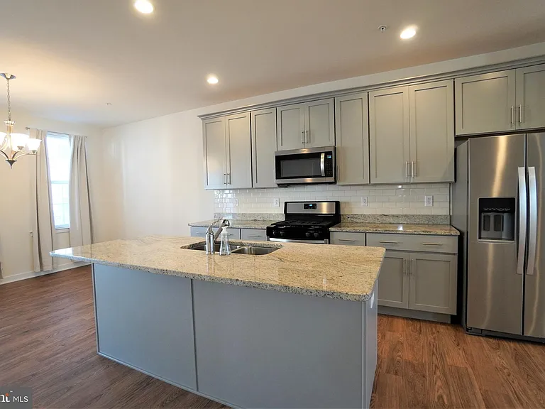 6 Manchester Dr — Photo 9
