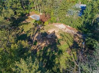 20 Bonnie Heights Rd, Manhasset, NY 11030