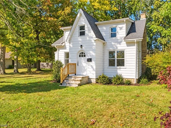 34073 Beach Park Ave, Eastlake, OH 44095