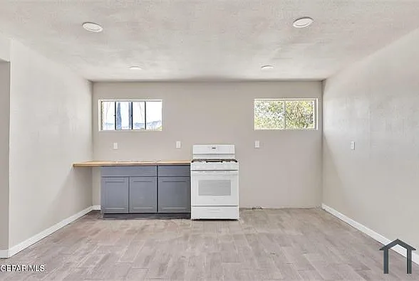 2 bed, 650 sqft, $975 — Photo 3