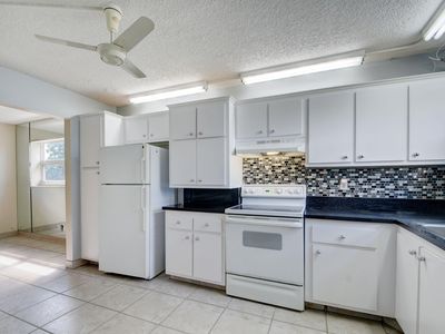 3959 Via Poinciana #301, Lake Worth, FL, 33467