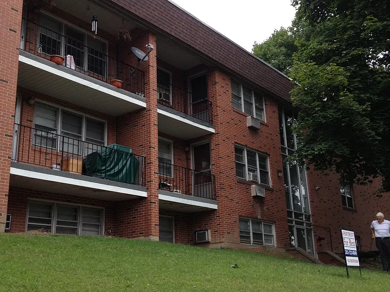 40 Highland Ave — Photo 8