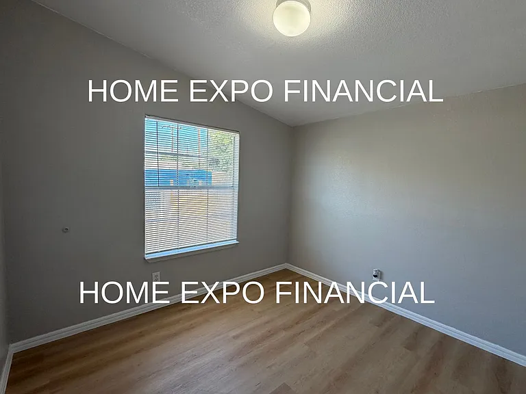 26590 Franklin Ave — Photo 23