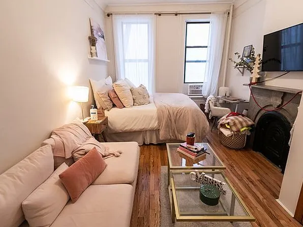 1639 First Avenue image 1 of 3