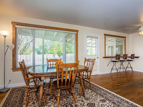 3rd image of 231 Craig Way